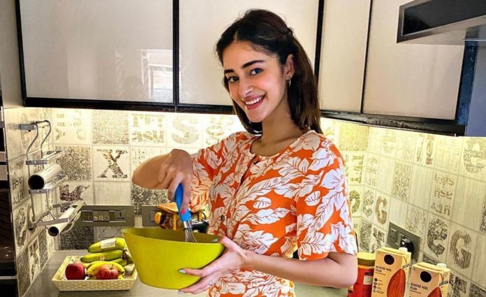 Ananya Panday shares a candid pic while pretending to cook