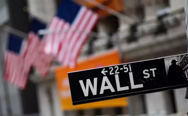 US stocks back, Dow sees biggest ever one-day gain